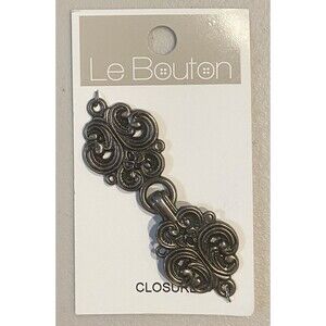 Le Bouton Hook and Eye Closure #B012